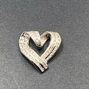 14k White Gold High Shine Rhodium Finish Diamond Heart Pendant 3.8 grams .66 g